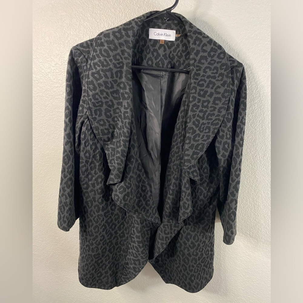 CALVIN KLEIN women lightweight black and gray leopard open front size 14…